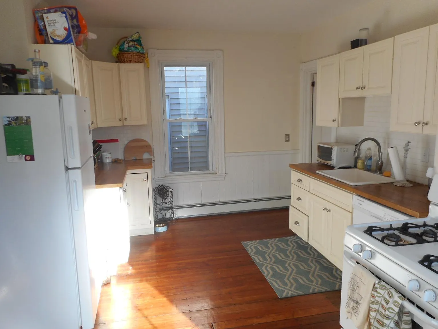 4 bed, 1600 sqft, $1,025 — Photo 2