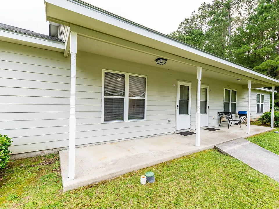 241 Lakewood Dr