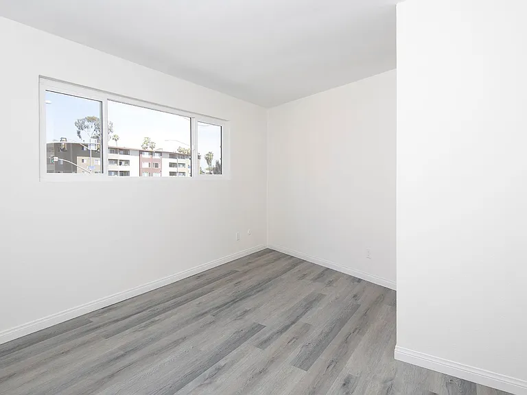 Aztec Pacific Apartments — Photo 87