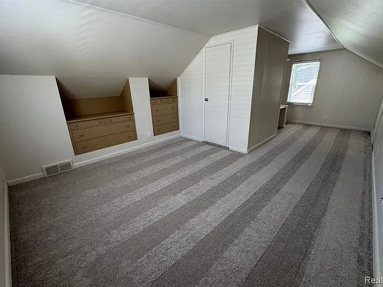 128 Girard Ave — Photo 20