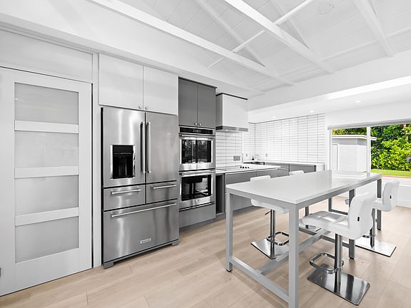 4th image of 3404 SE 3rd Court
