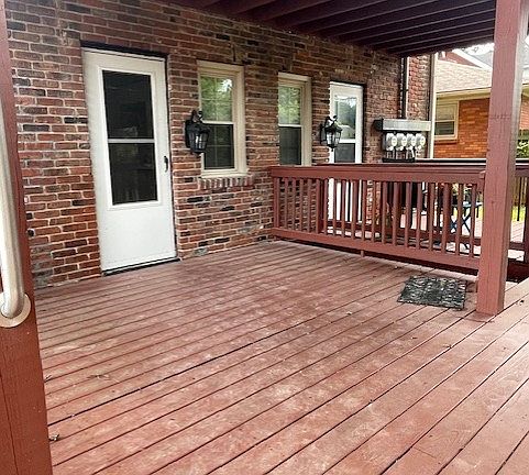 1st floor deck. Apt has screen door to let that cool breeze in!