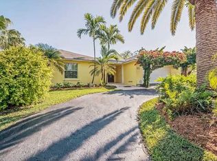 8224 SW 176th Ter, Palmetto Bay, FL 33157