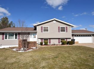 315 Sunshine Dr, Rio, IL 61472