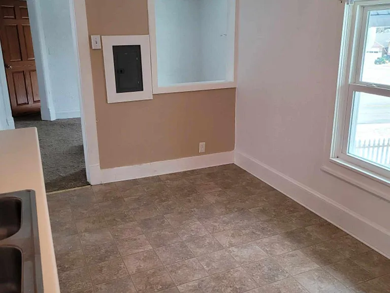 347 N Oakwood Ave #UPPER — Photo 14