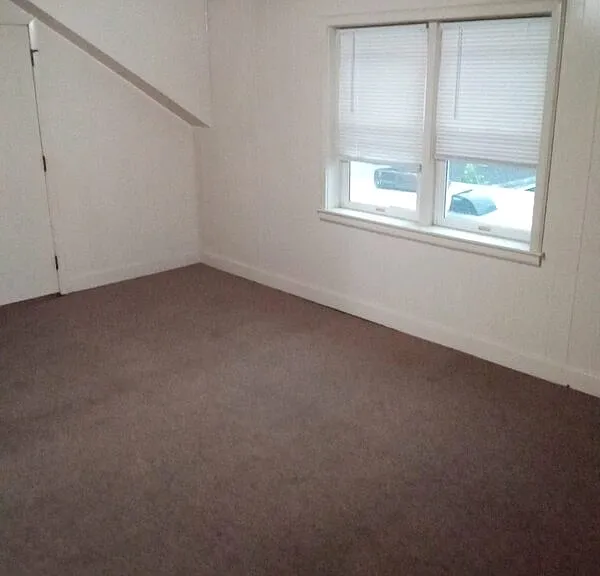 610 Church Ave — Photo 4