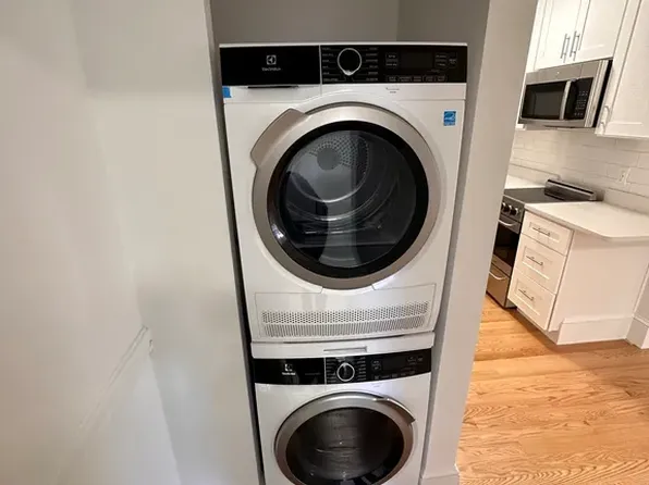 18 Centre St Unit 106, Cambridge, MA 02139