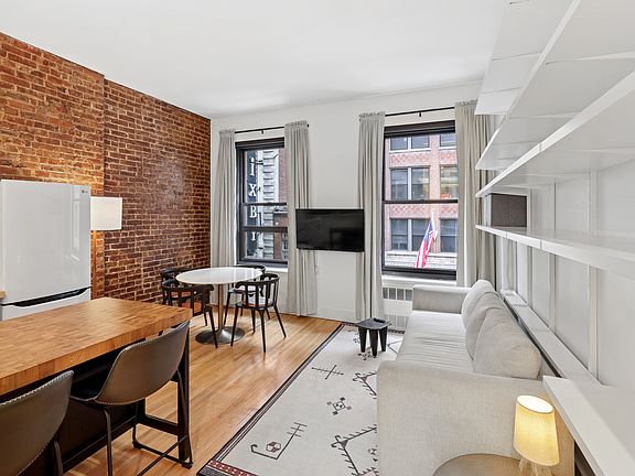 3rd image of 36 W 35th St APT 5A