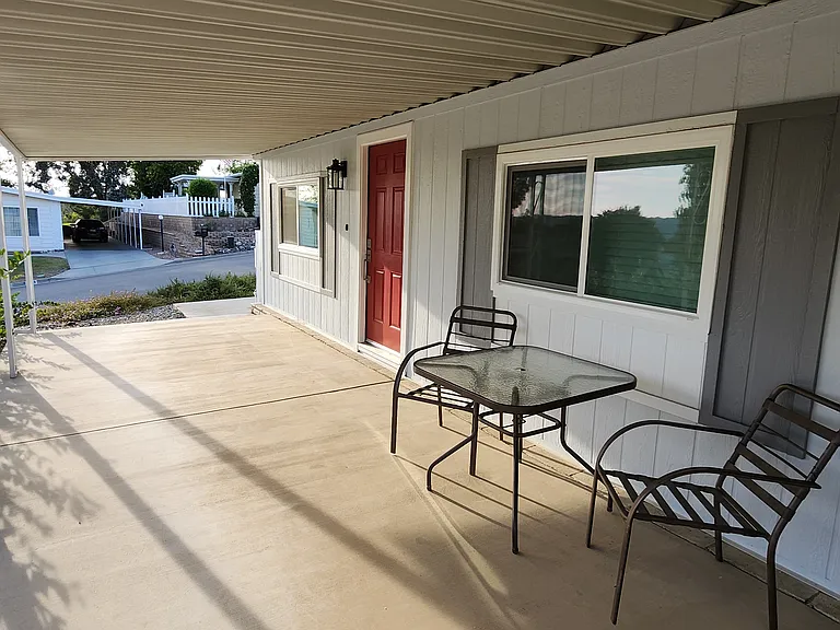 Rosedale Dr — Photo 28