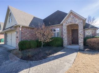 451 Gascony Ave, Springdale, AR 72764