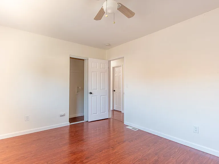 1319 Grand Ave — Photo 12