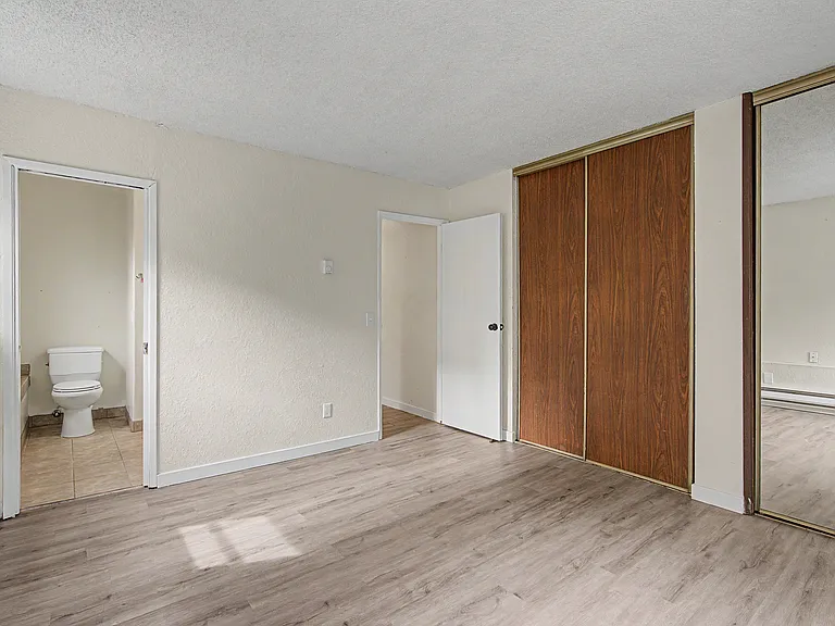 530 Mill Ave S #1 & 2 — Photo 50