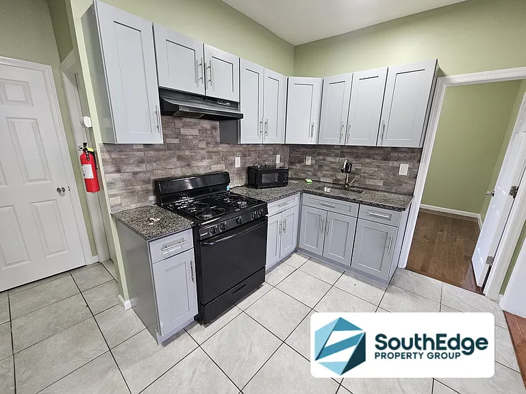 45 Cedar Ave #3 — Photo 3