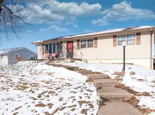 3119 Nanette Dr, Country Club, MO 64506