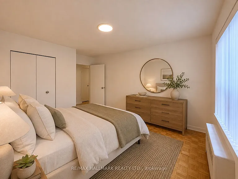 30 Upper Canada Dr #101 — Photo 9