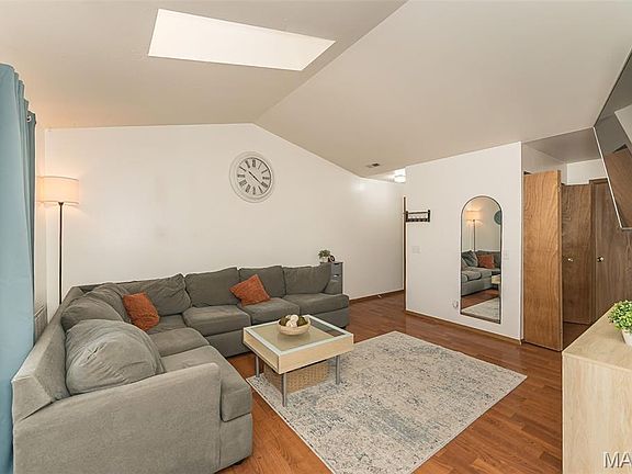 5th image of 515 Starwood Dr #3