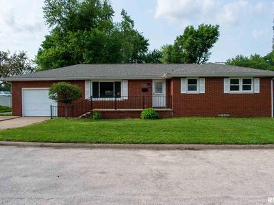 2100 Stoneybrook Rd, Pekin, IL, 61554