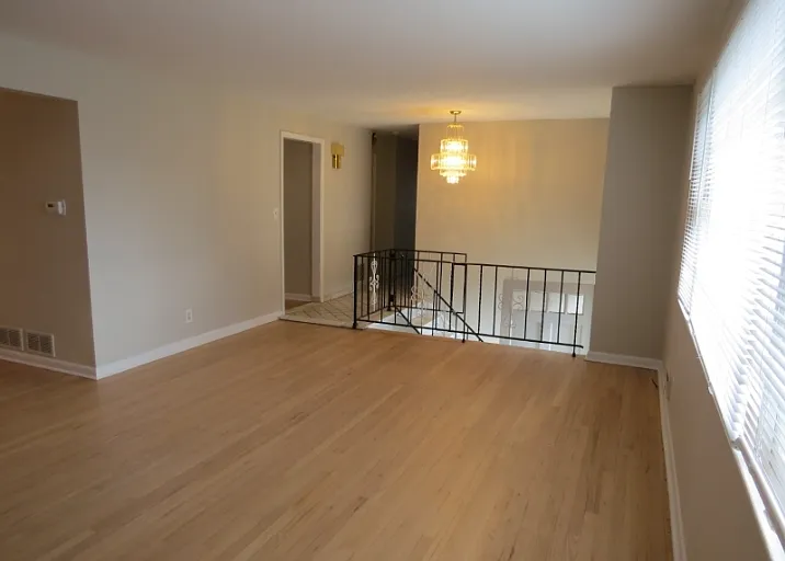 192 W Mount Pleasant Ave — Photo 3