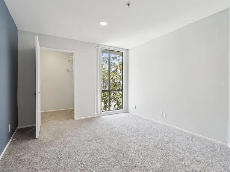 1223 Federal Ave — Photo 86