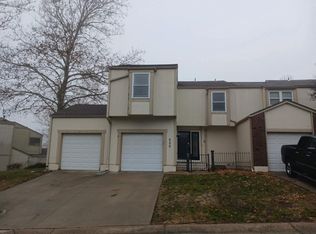 626 NW Valleybrook Rd #1, Blue Springs, MO 64014