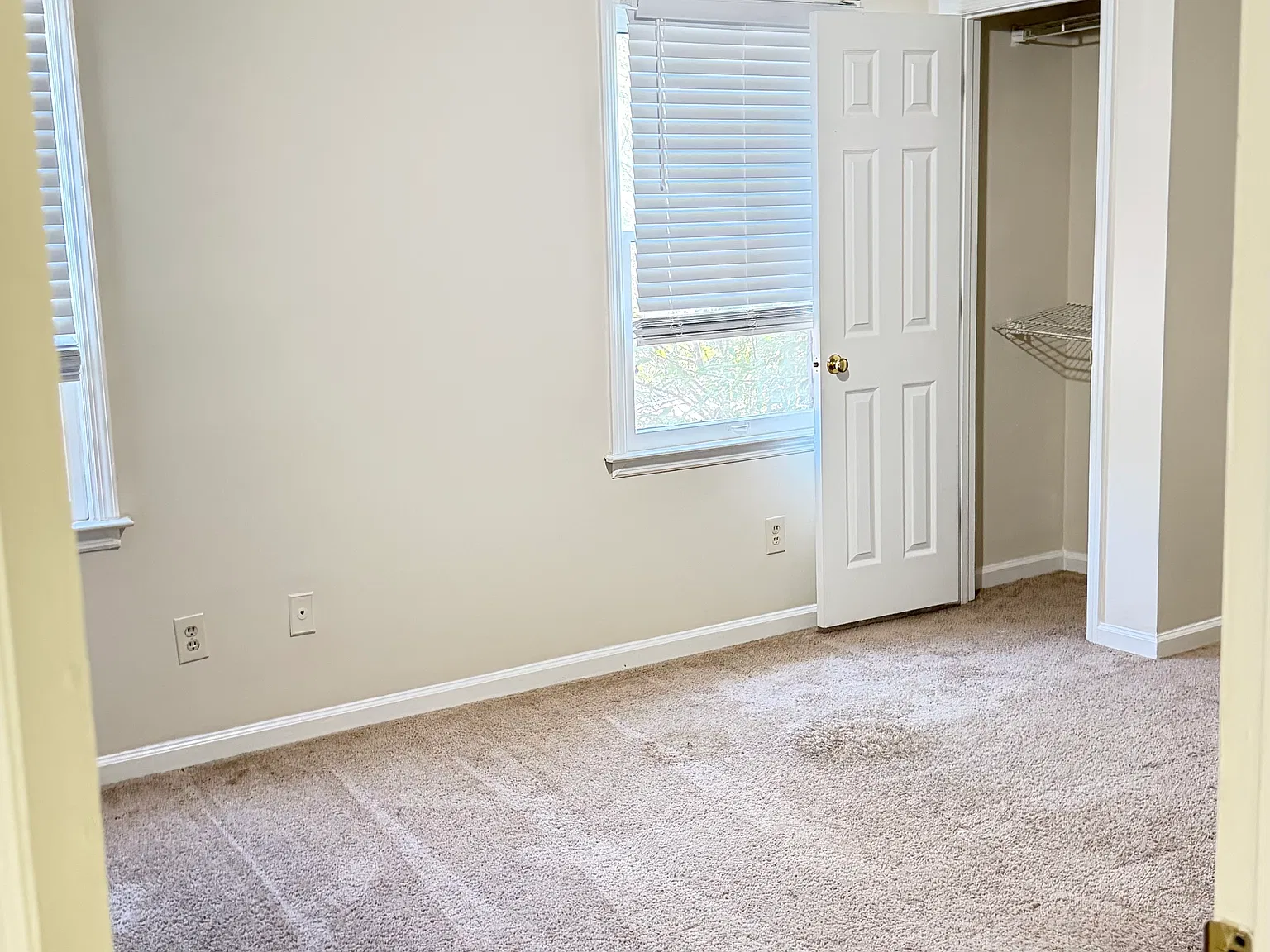 2 bed, 2.5 bath, 1280 sqft, $1,550 — Photo 2