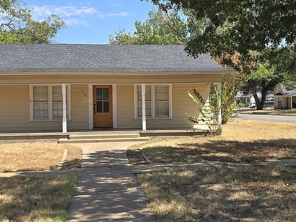 1111 Plum St, Graham, TX 76450