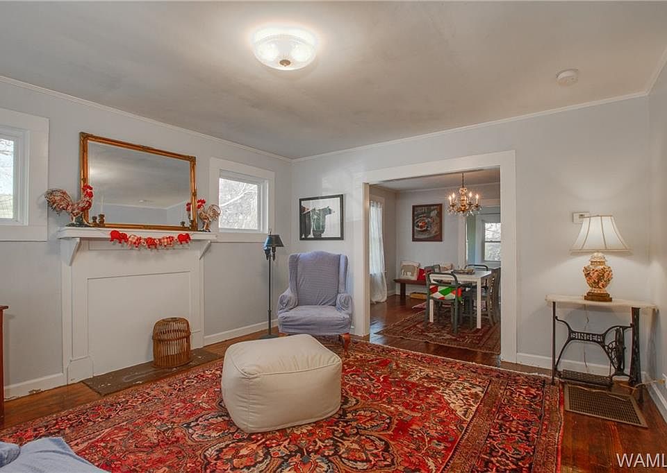 1st image of 1403 20th Ave