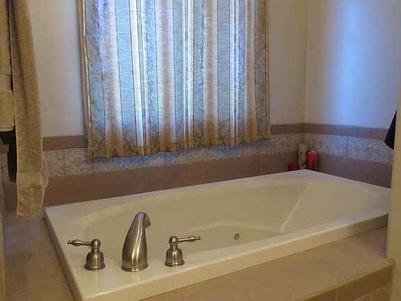 5th image of 220 N Slate Dr