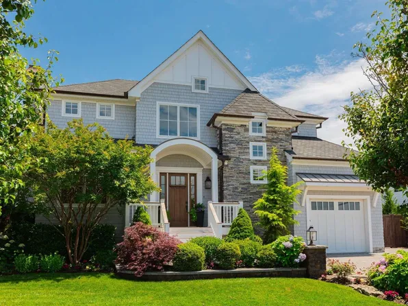 83 E Shore Drive, Babylon, NY 11702