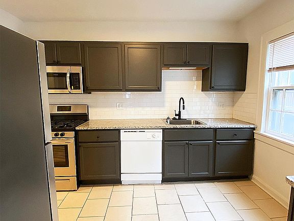 2nd image of 2666 N Moreland Blvd APT 7
