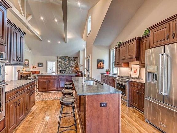 5th image of 115 Buchmans Close Cir