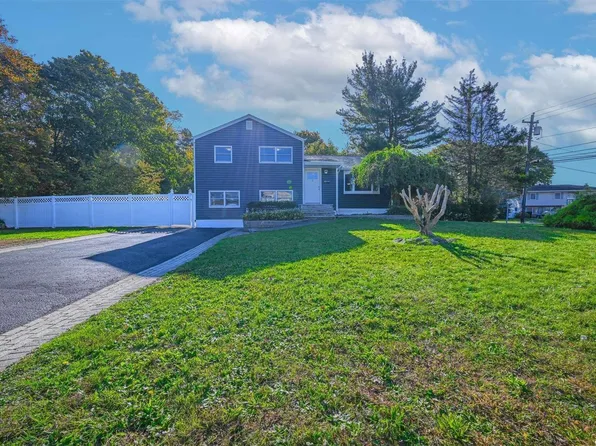2 Duffin Avenue, West Islip, NY 11795