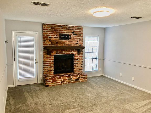2nd image of 2941 Willow Lane Dr