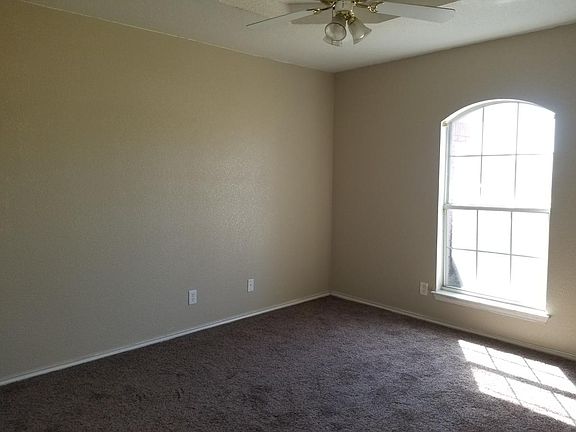 3rd image of 3803 Tiger Dr