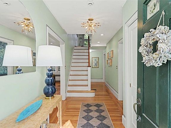 3rd image of 348 Doyle Ave