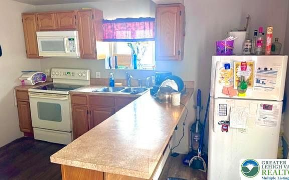 4th image of 755 N Nagle St