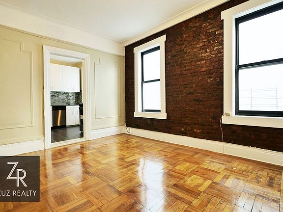 3rd image of 558 Parkside Ave APT C2