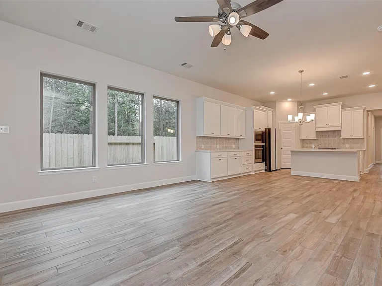308 Mullins Ct — Photo 10