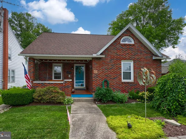 321 Linden St, Lititz, PA 17543