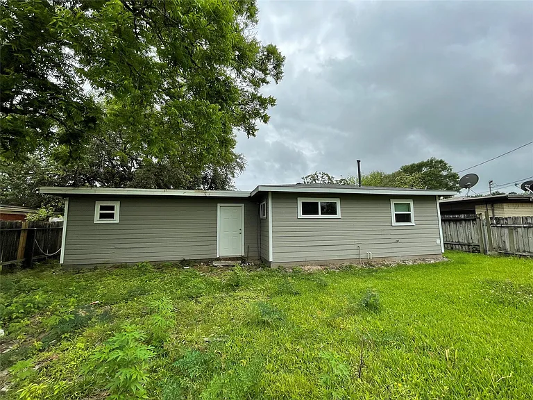 2526 Jackson St — Photo 17