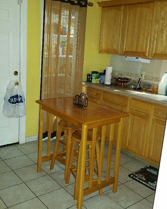 2nd image of 100 Harrison Pl #1