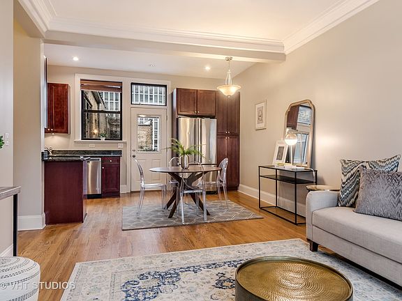 3rd image of 743 W Waveland Ave APT 3