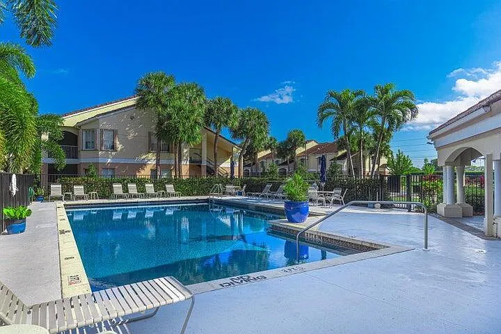 815 W Boynton Beach Blvd #12-106 — Photo 37