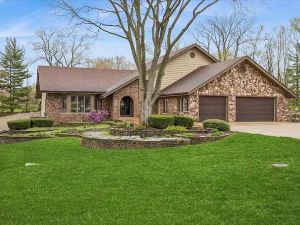 6037 Dunham Rd, Downers Grove, IL 60516