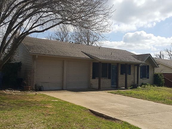 3rd image of 1408 Morrison Dr