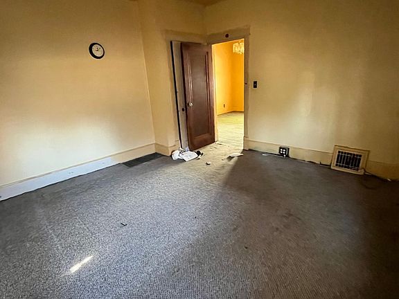 5th image of 1015 S Louisa St