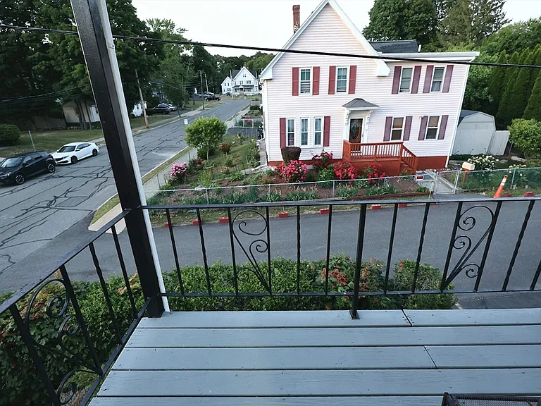 173 Porter St #4 — Photo 4