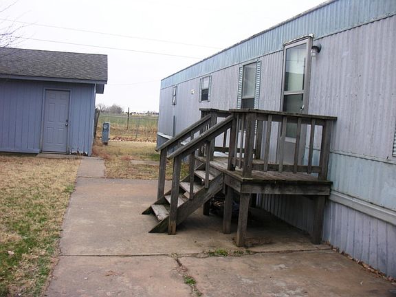 3rd image of 602 Arlington Dr