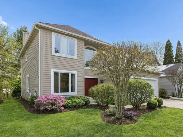 980 Half Day Rd, Highland Park, IL 60035