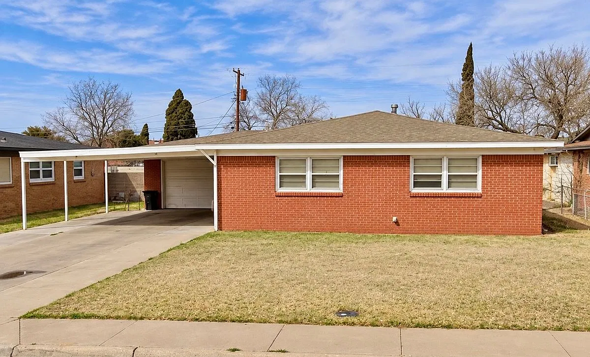 3 bed, 2.0 bath, 1506 sqft, $2,100 — Photo 1